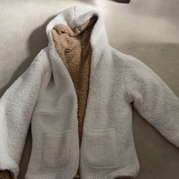 Fluffy Jacket - Picture 2 of 3